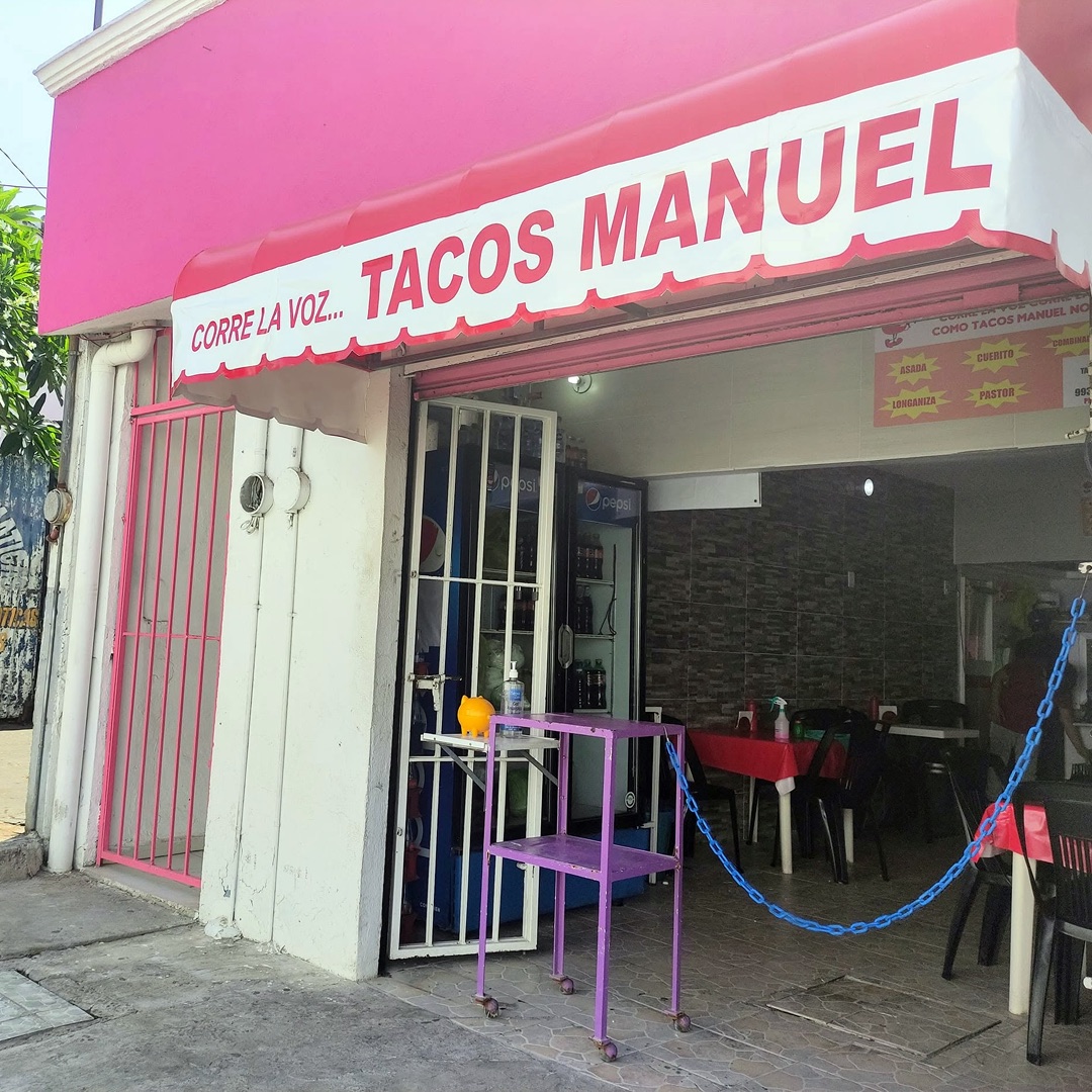 Fachada del establecimiento Tacos Manuel en Atasta de Serra